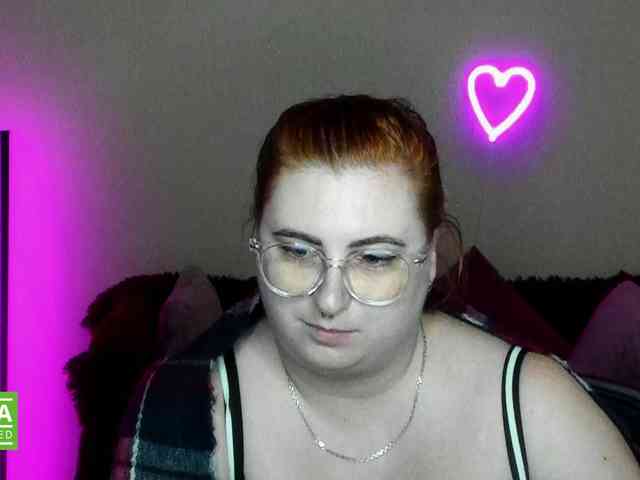 Aliciaredluv webcam
