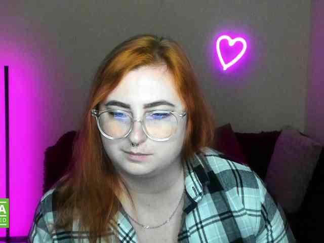 Aliciaredluv webcam