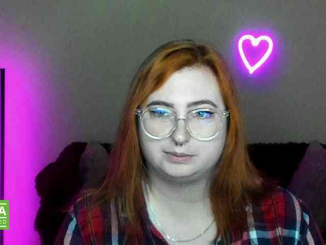 Aliciaredluv webcam