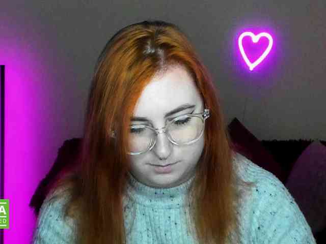 Aliciaredluv webcam
