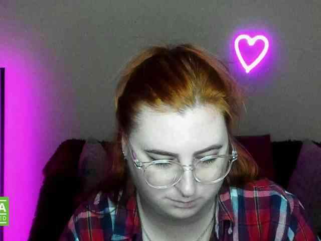 Aliciaredluv webcam