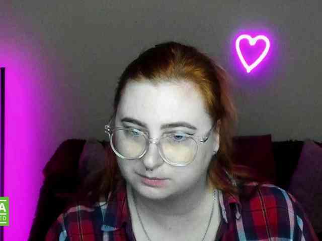 Aliciaredluv webcam