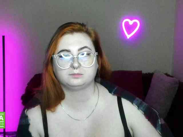 Aliciaredluv webcam