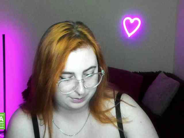 Aliciaredluv webcam
