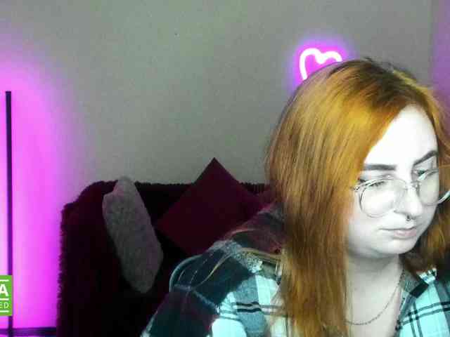 Aliciaredluv webcam