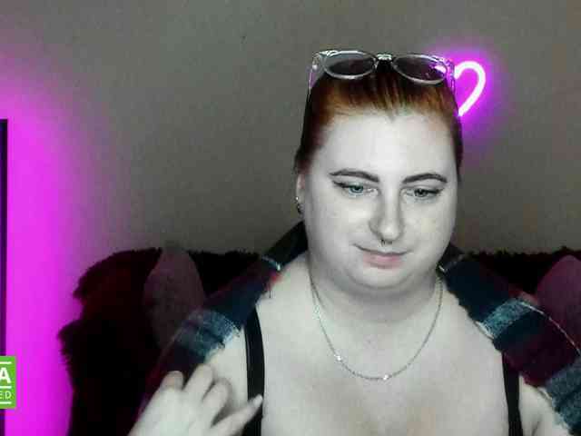 Aliciaredluv webcam