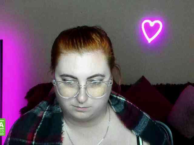 Aliciaredluv webcam