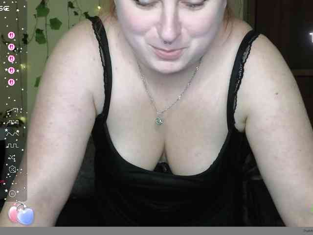 Aliciaredluv Live Webcam on BongaCams