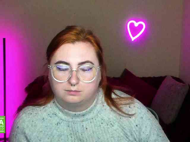 Aliciaredluv webcam