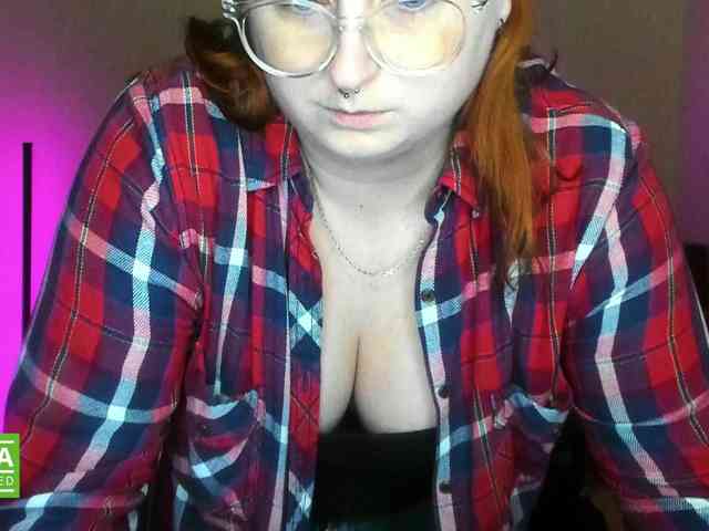 Aliciaredluv webcam