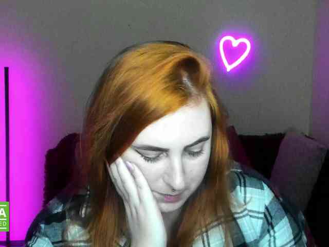 Aliciaredluv webcam
