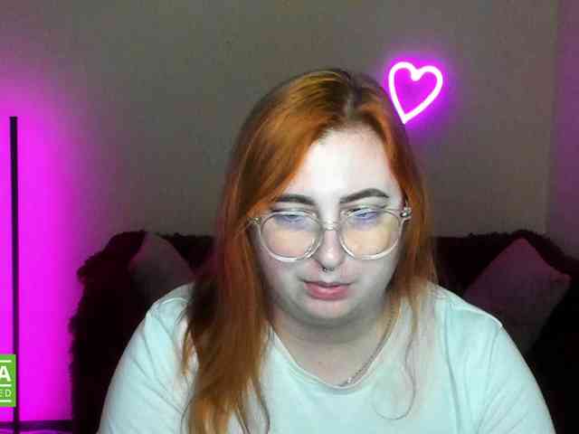 Aliciaredluv webcam
