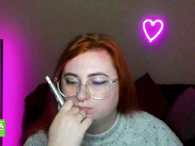 Aliciaredluv webcam