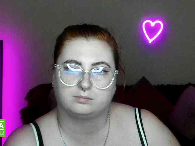 Aliciaredluv webcam