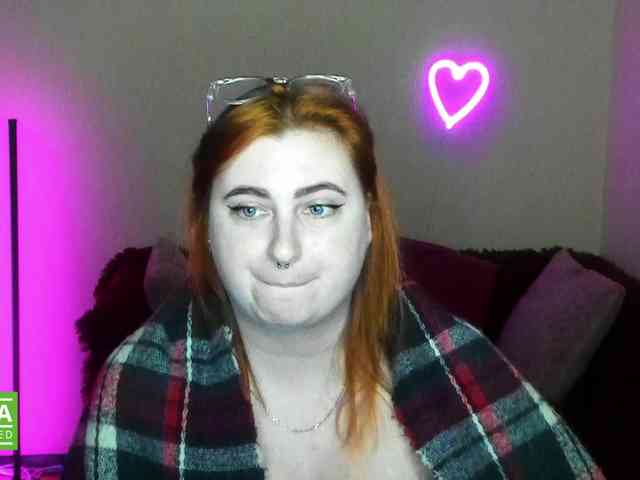 Aliciaredluv webcam