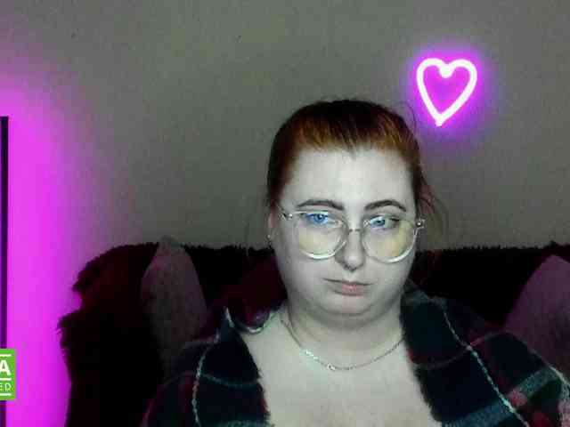 Aliciaredluv webcam
