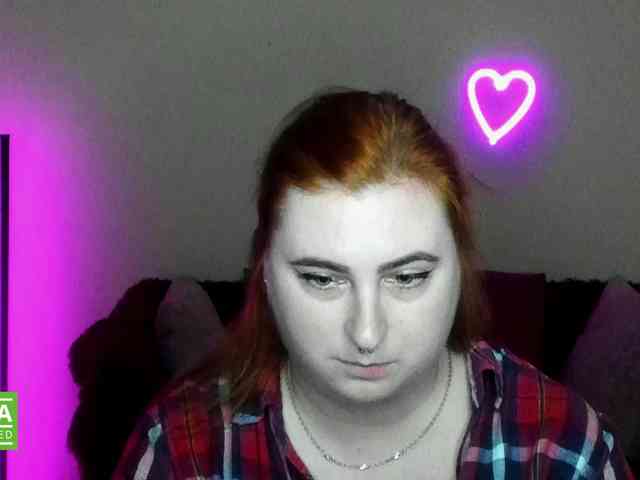 Aliciaredluv webcam