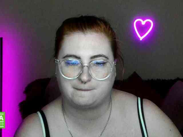 Aliciaredluv webcam