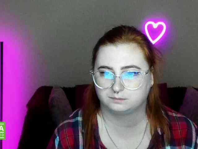 Aliciaredluv webcam