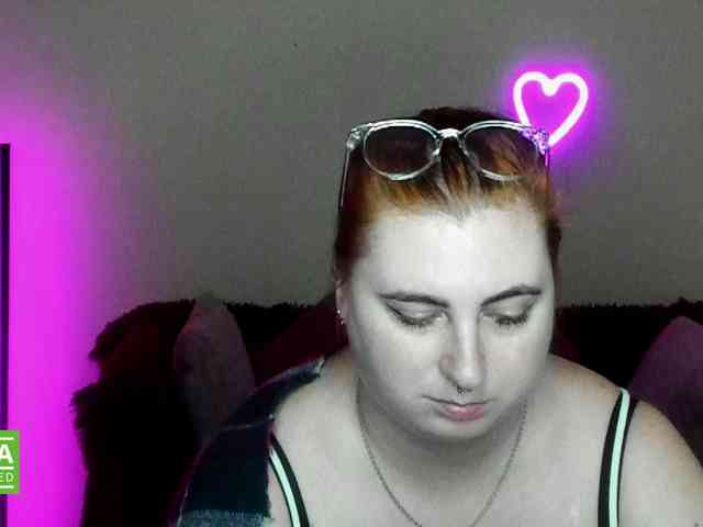 Aliciaredluv webcam