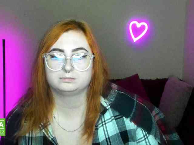 Aliciaredluv webcam