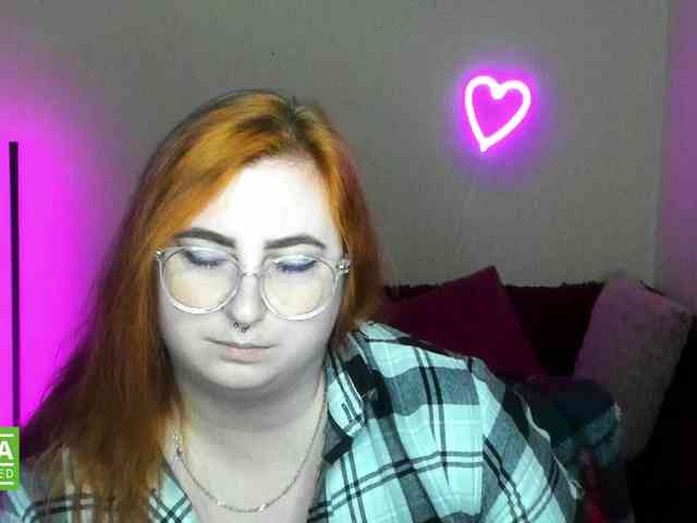 Aliciaredluv webcam