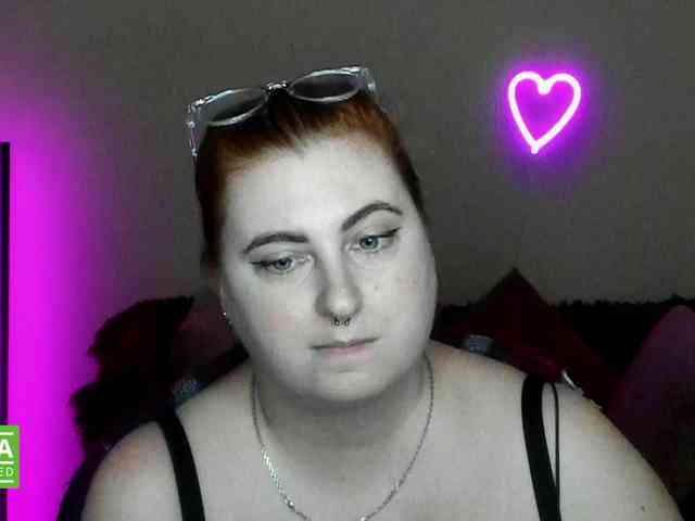 Aliciaredluv webcam