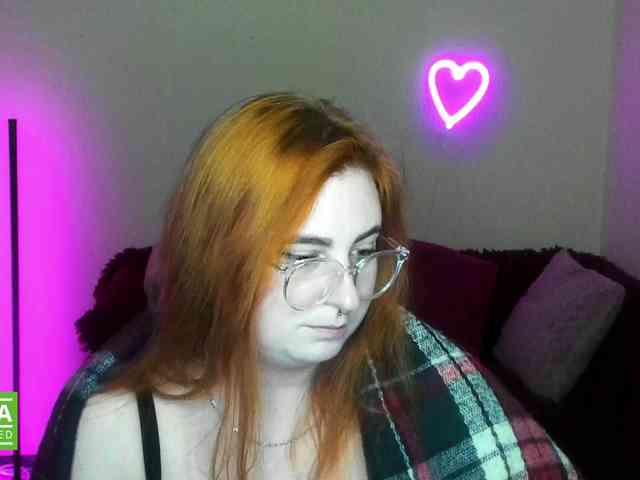 Aliciaredluv webcam