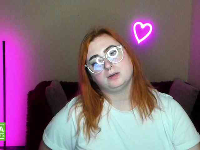 Aliciaredluv webcam