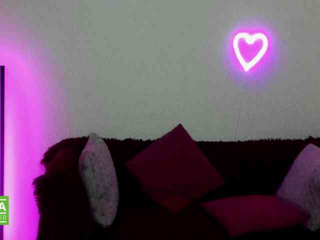 Aliciaredluv webcam