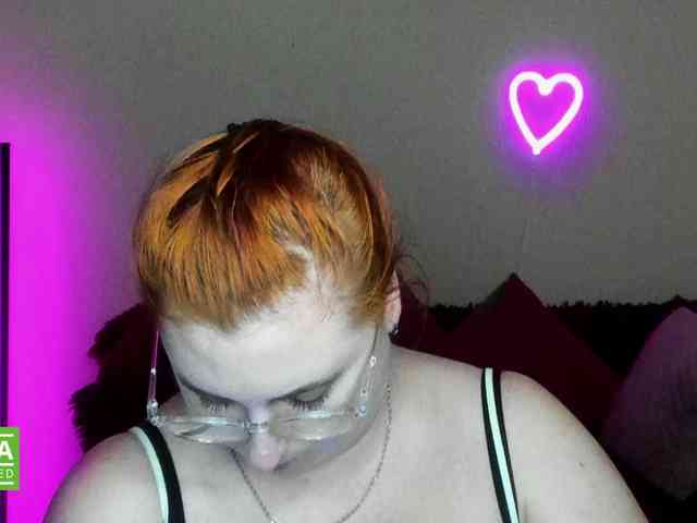 Aliciaredluv webcam