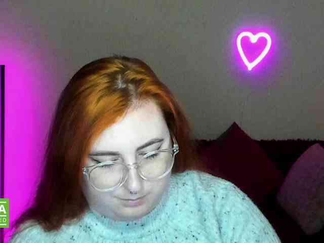 Aliciaredluv webcam