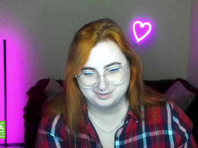 Aliciaredluv webcam