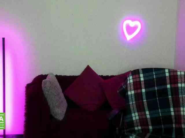 Aliciaredluv webcam