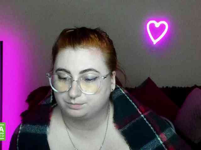 Aliciaredluv webcam