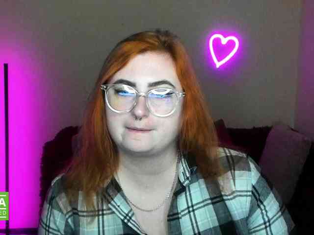 Aliciaredluv webcam