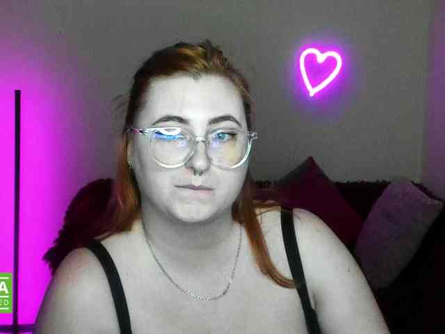 Aliciaredluv webcam