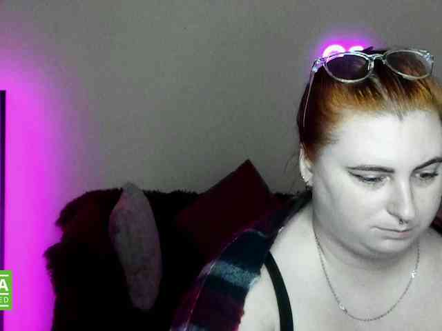 Aliciaredluv webcam