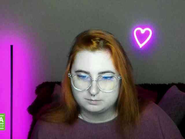 Aliciaredluv webcam