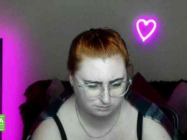 Aliciaredluv webcam