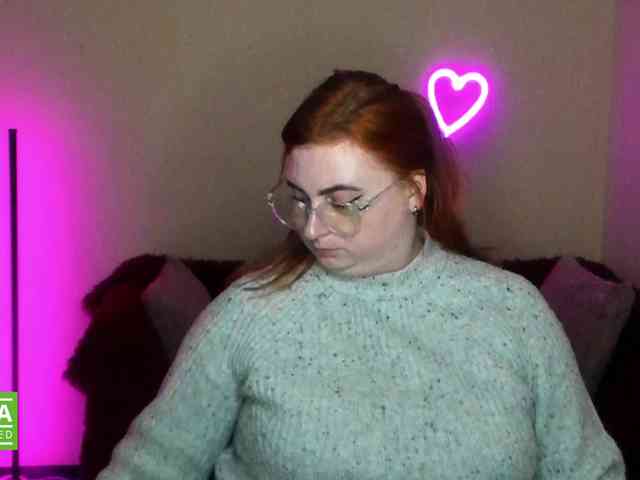 Aliciaredluv Live Webcam on BongaCams