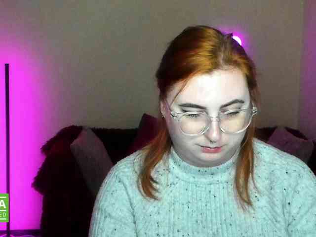 Aliciaredluv webcam