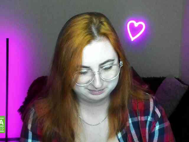 Aliciaredluv webcam