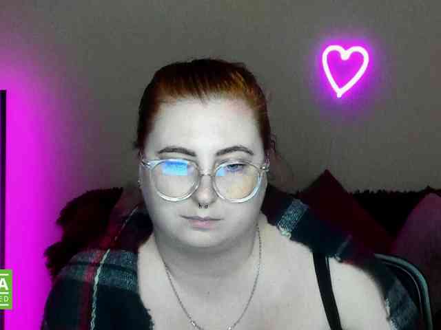 Aliciaredluv webcam