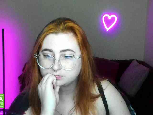 Aliciaredluv webcam