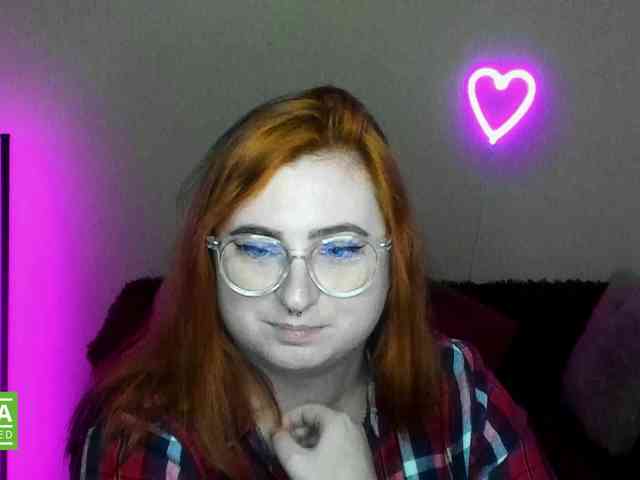 Aliciaredluv webcam