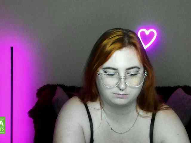 Aliciaredluv webcam