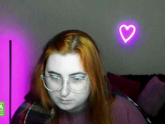 Aliciaredluv webcam