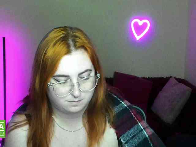 Aliciaredluv webcam