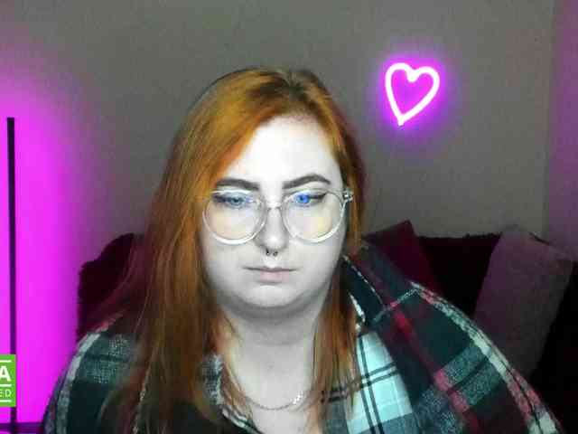 Aliciaredluv webcam